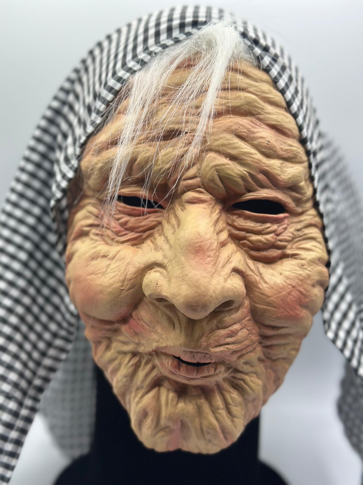 Sara masker - oma masker - oude vrouw masker - heks - Sarapop 50 jaar masker - Sara 50 jaar masker