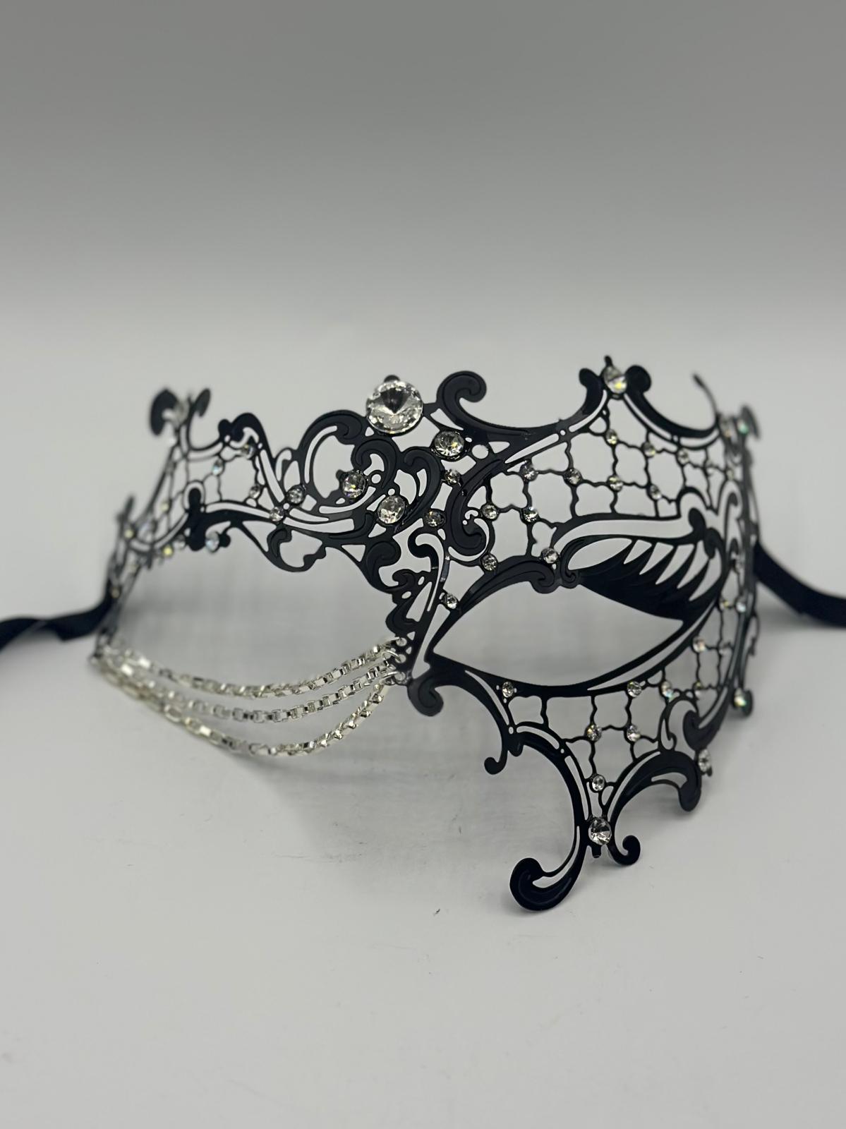 Maskerade masker voor vrouw - met kettinkjes en prachtige 3D strass stenen - Venetiaans masker vrouw - feestmasker - gala masker